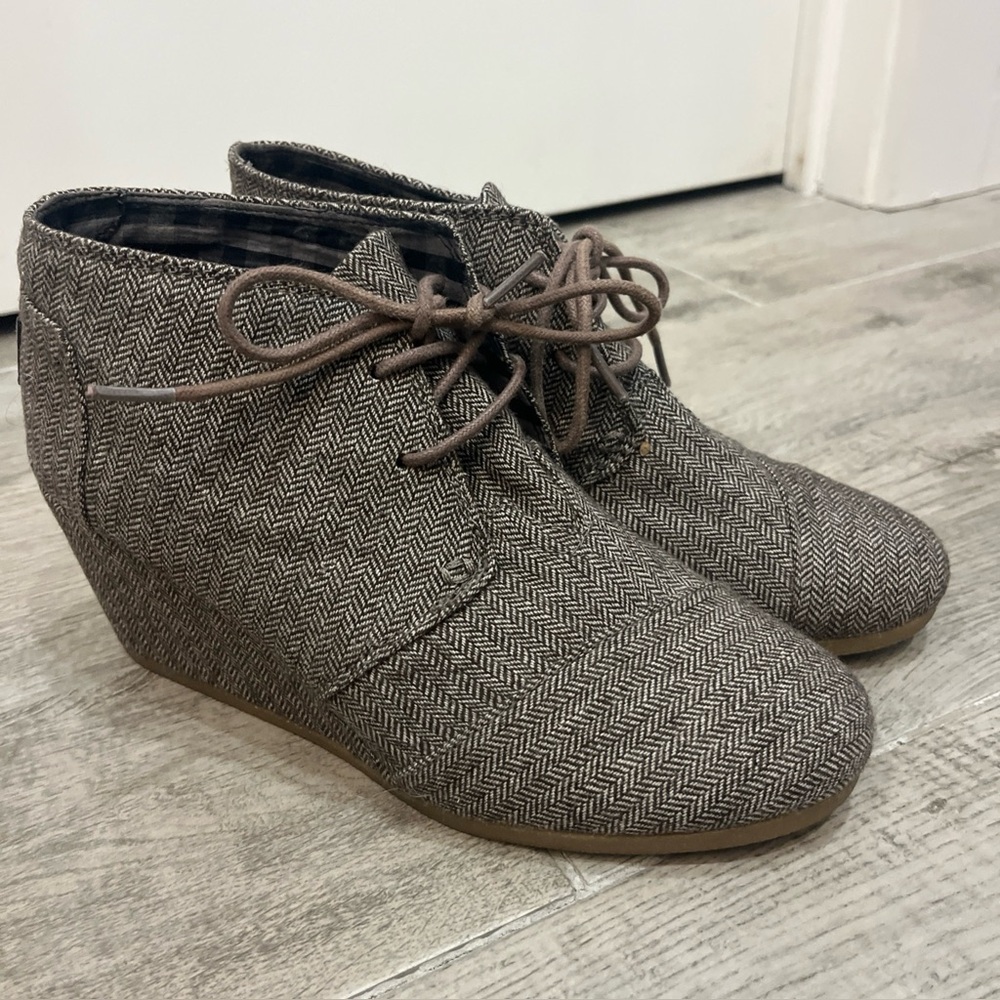 TOMS Women's Tweed Herringbone Brown‎ Wedge Booties Size 9.5 Boots Lace Up